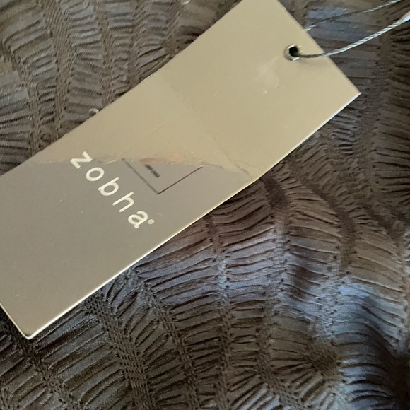 Brand New NWT Zobha Loose black Crop top criss cross back Small - Picture 2 of 5